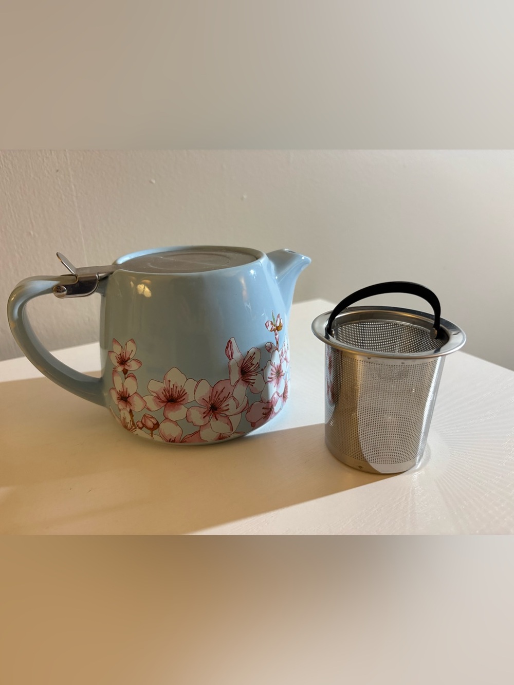 Alfred Ceramic Cherry Blossom Teapot with Stainless Steel Infuser 20 oz
